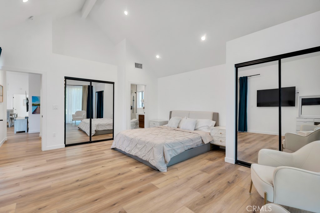 1911 West Kenneth Road Glendale, CA 91201 - Photo 19 of 38