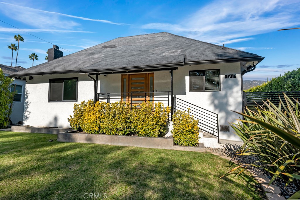 1911 West Kenneth Road Glendale, CA 91201 - Photo 2 of 38