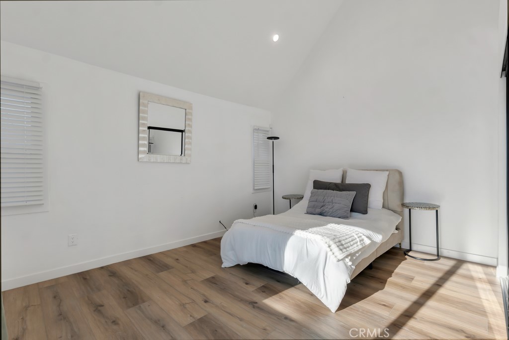 1911 West Kenneth Road Glendale, CA 91201 - Photo 21 of 38