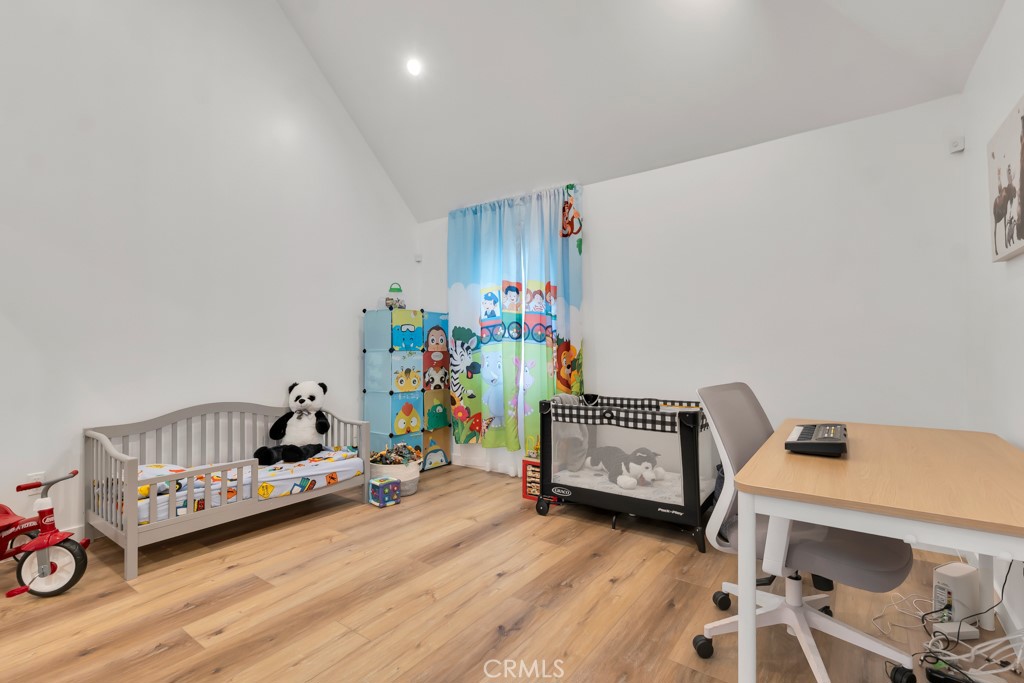 1911 West Kenneth Road Glendale, CA 91201 - Photo 22 of 38