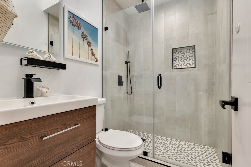 1911 West Kenneth Road Glendale, CA 91201 - Photo 24 of 38