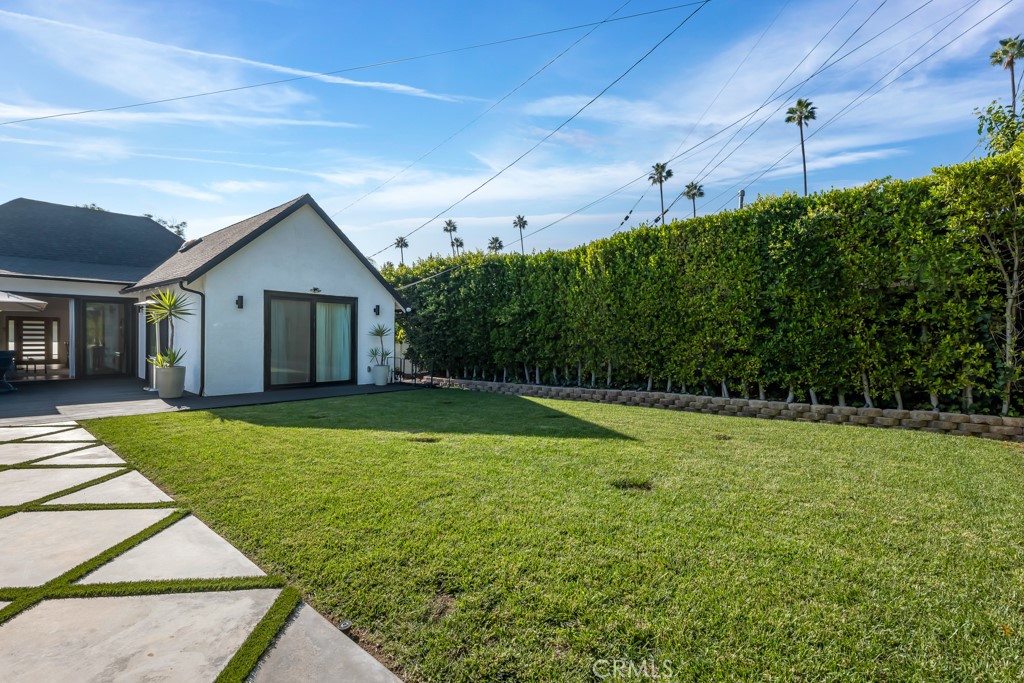 1911 West Kenneth Road Glendale, CA 91201 - Photo 32 of 38