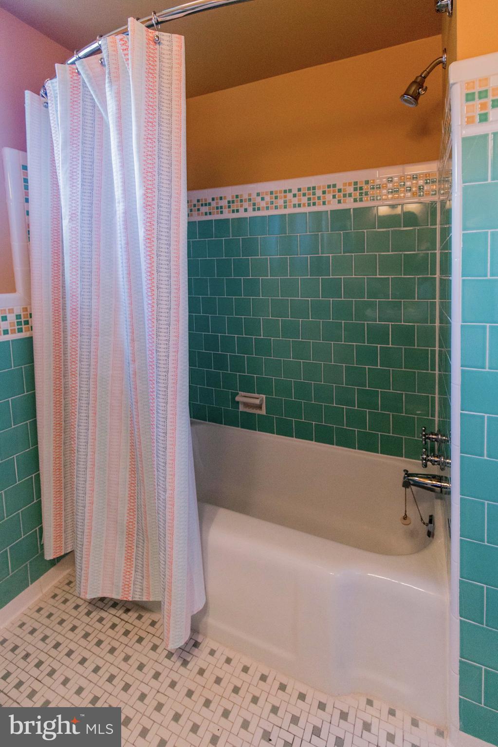 9300 Saybrook Avenue Silver Spring, MD 20901 - Photo 25 of 30 Bath