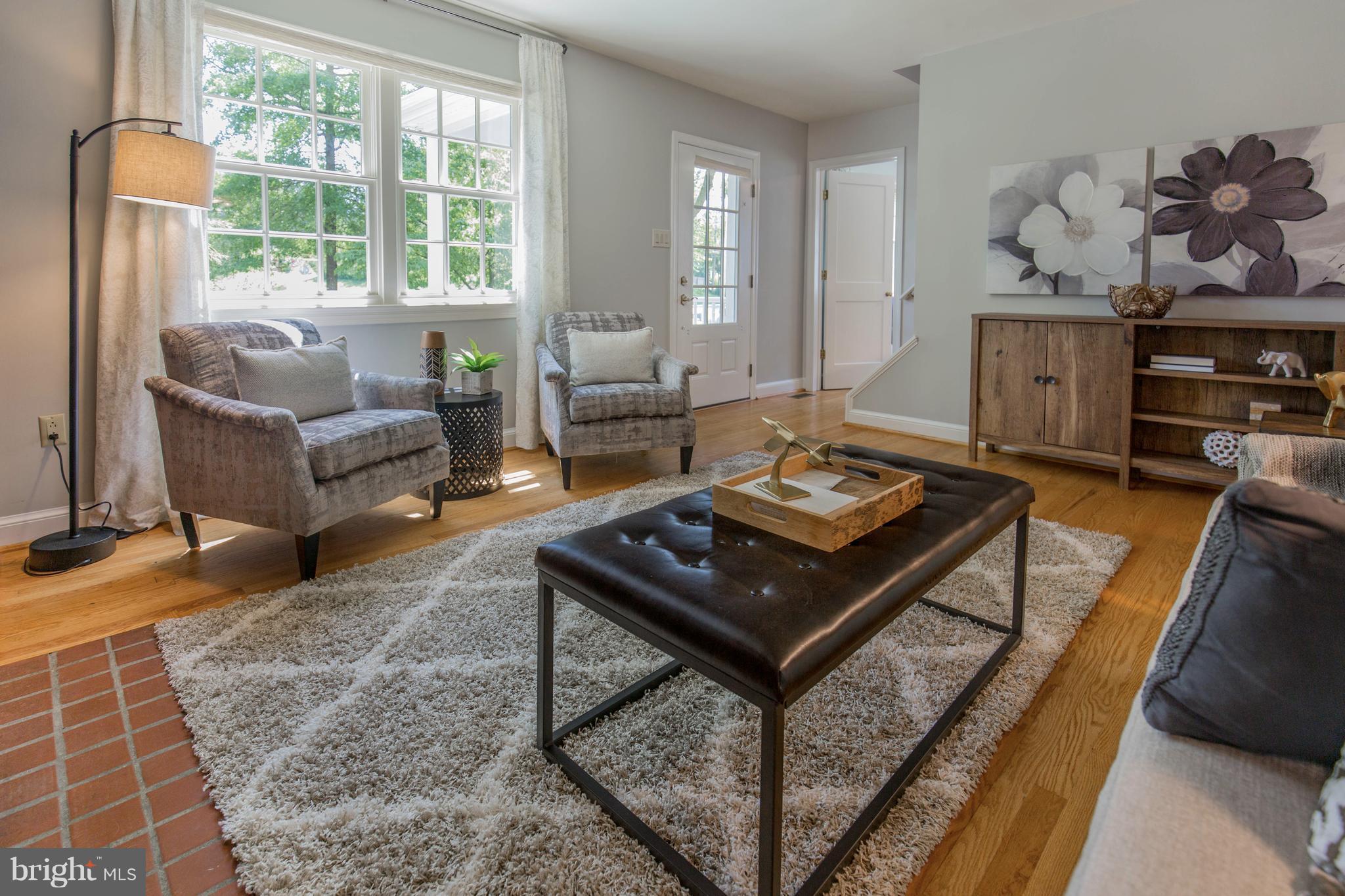 9300 Saybrook Avenue Silver Spring, MD 20901 - Photo 6 of 30 Living Room