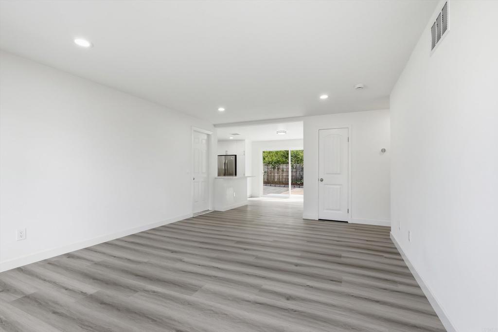 13641 Carriage Road Poway, CA 92064 - Photo 5 of 28