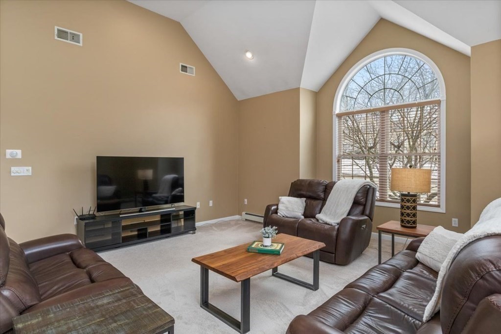 58 Meadowbrook Road Franklin, MA 02038 - Photo 13 of 42 Gallery Image 13