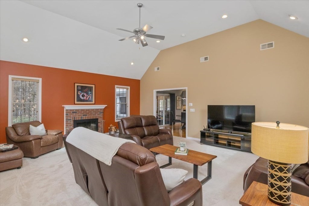 58 Meadowbrook Road Franklin, MA 02038 - Photo 14 of 42 Gallery Image 14