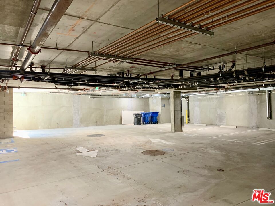 11753 Iowa Avenue, Unit 201 Los Angeles, CA 90025 - Photo 13 of 16