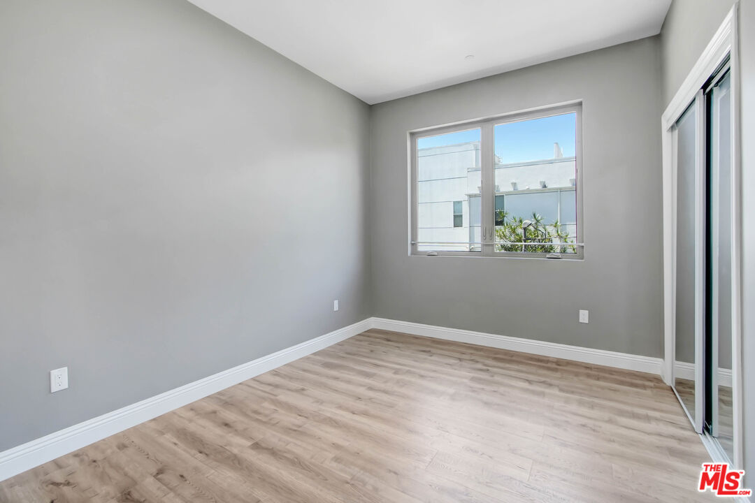 11753 Iowa Avenue, Unit 201 Los Angeles, CA 90025 - Photo 6 of 16