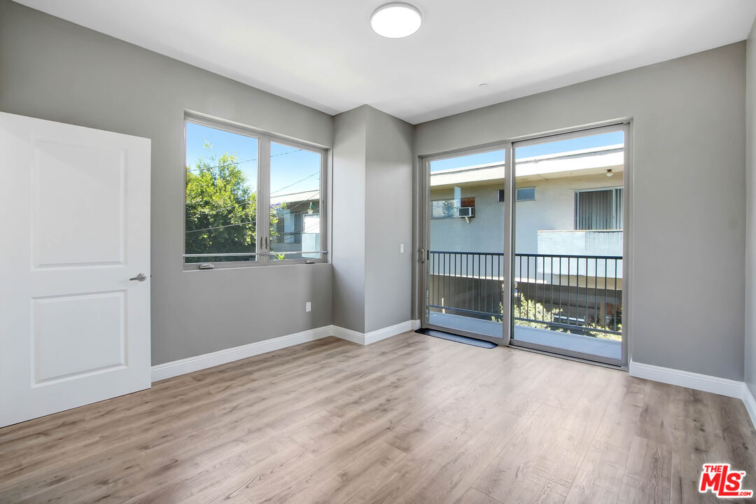 11753 Iowa Avenue, Unit 201 Los Angeles, CA 90025 - Photo 8 of 16