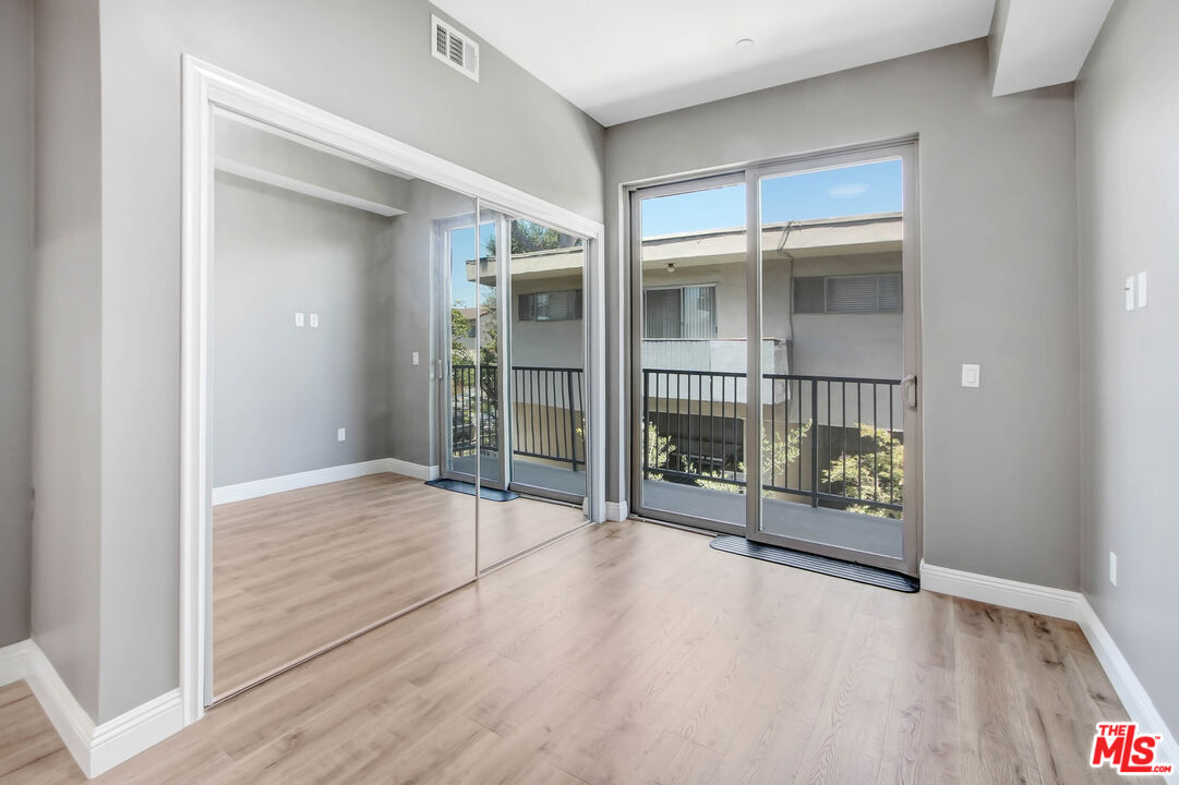 11753 Iowa Avenue, Unit 201 Los Angeles, CA 90025 - Photo 10 of 16