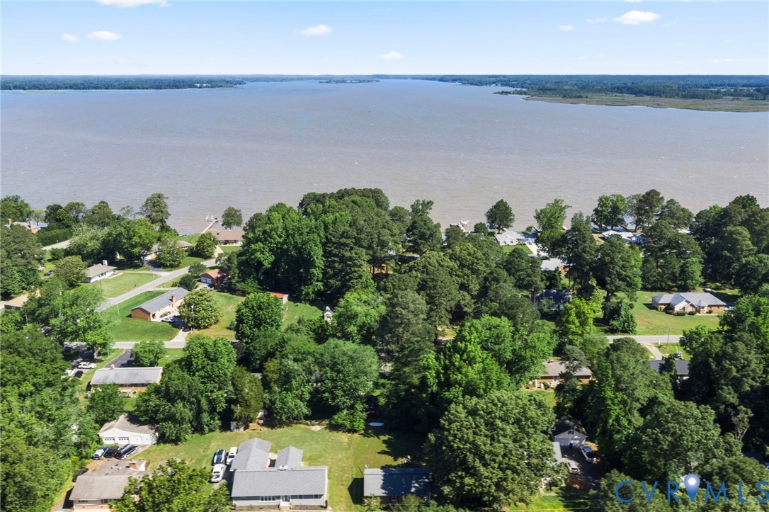 197 Bruce Road Tappahannock, VA 22560 - Photo 7 of 23