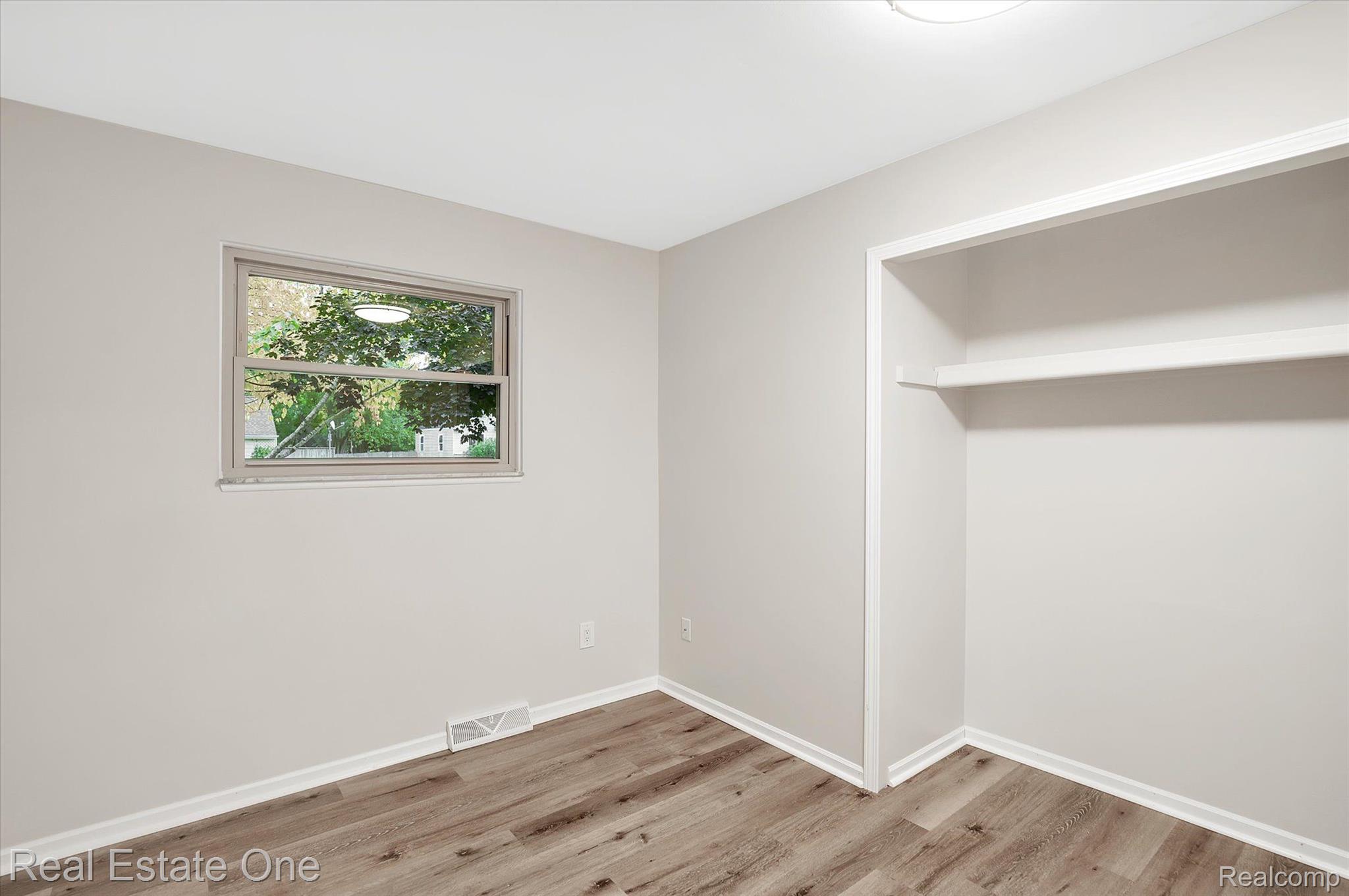 2550 Longview Avenue Rochester, MI 48307 - Photo 16 of 40 Gallery Image 16