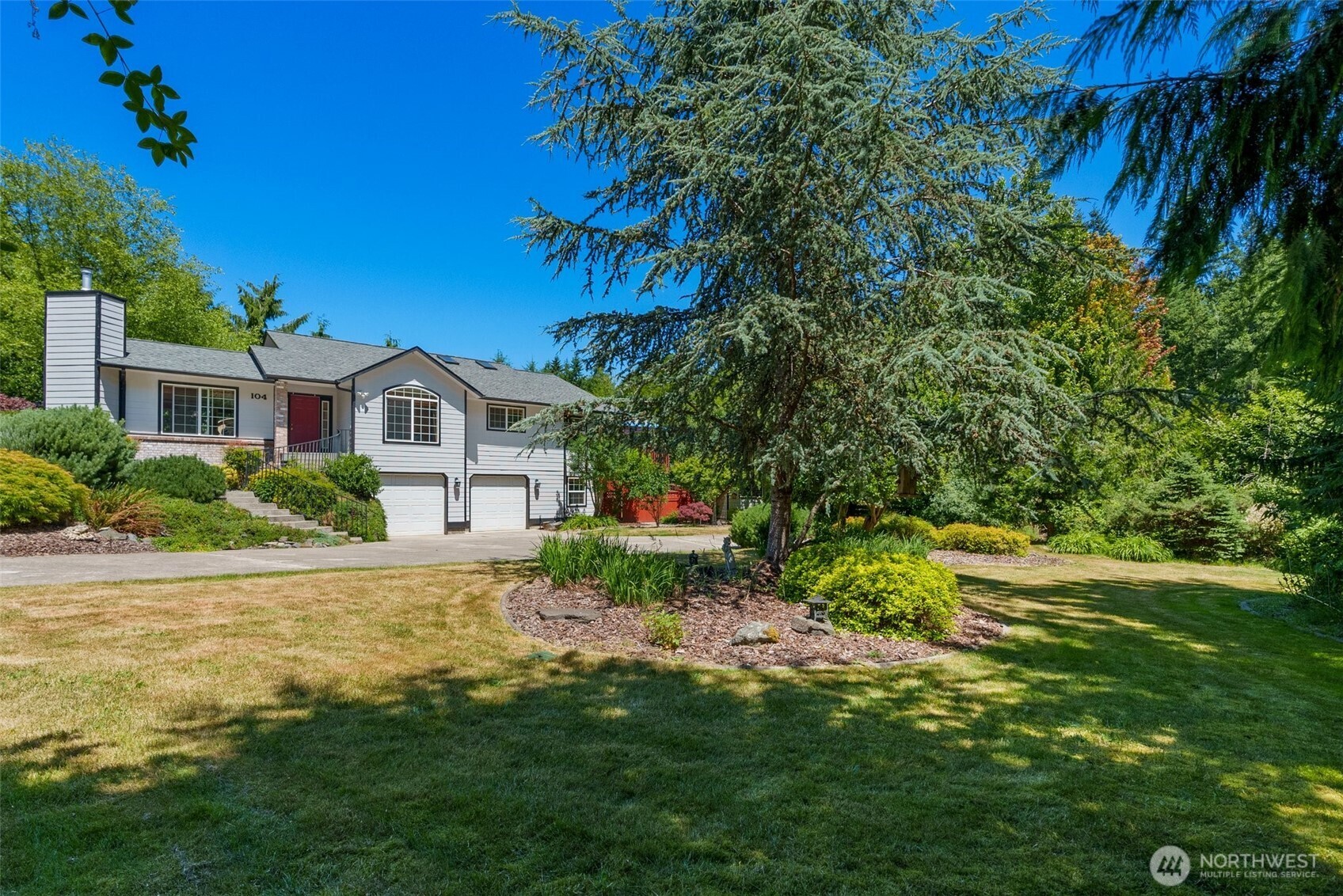 104 Walsh Lane Chehalis, WA 98532 - Photo 24 of 30 a front view of a house with a yard