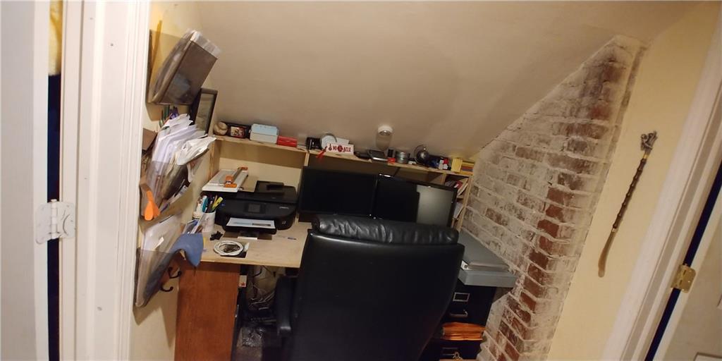 427 Jefferson Road Pittsburgh, PA 15235 - Photo 13 of 25 Office Nook between 2nd floor bedrooms