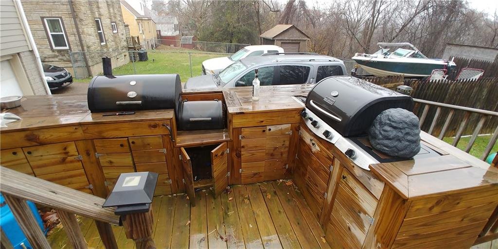 427 Jefferson Road Pittsburgh, PA 15235 - Photo 19 of 25 Awesome built in grill area