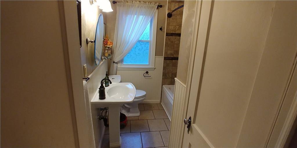 427 Jefferson Road Pittsburgh, PA 15235 - Photo 10 of 25 Updated bath