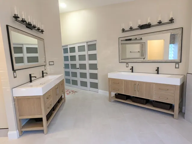 a view of a backyard with plants