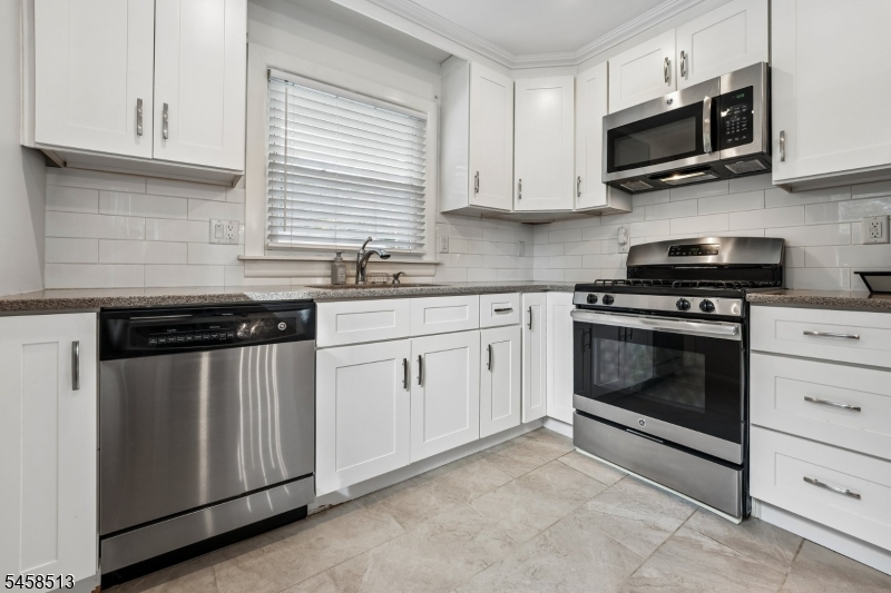 383 Closter Dock Road Closter, NJ 07624 - Photo 13 of 16 Gallery Image 13