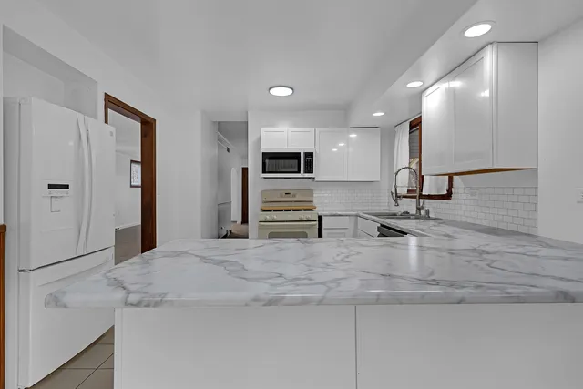 $429,900 | 108 South Cornell Avenue, Villa Park, IL 60181