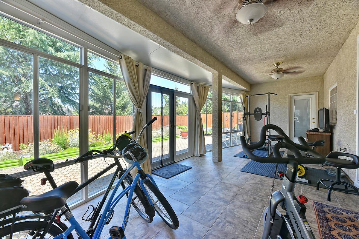 1073 Coral Ridge Eagle Point, OR 97524 - Photo 25 of 33 26