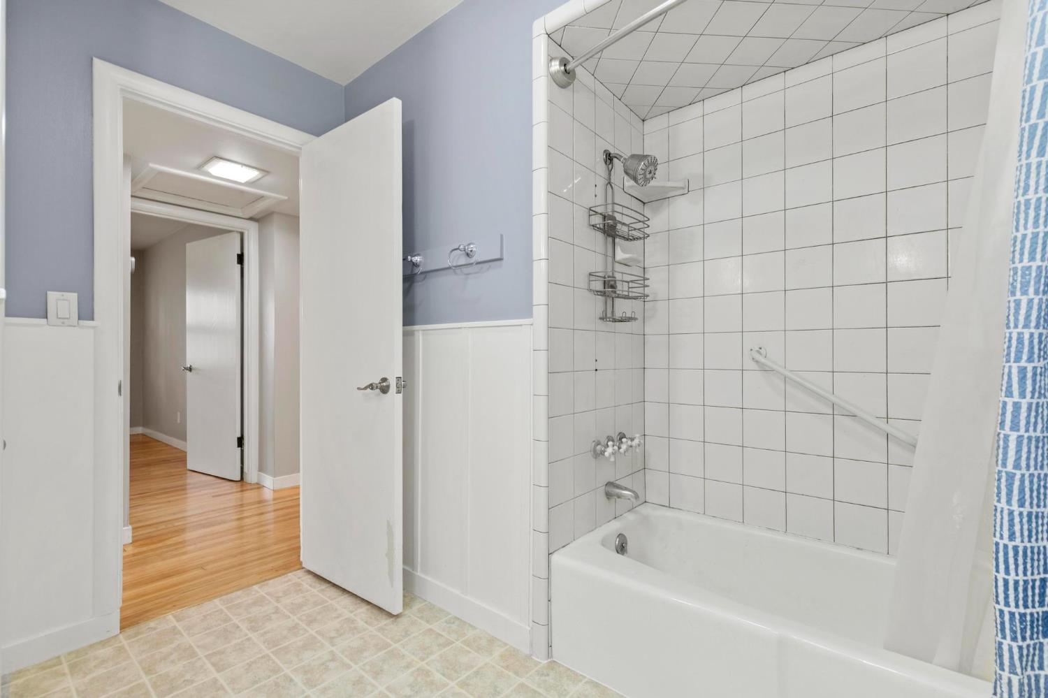 731 Sioc Street Colusa, CA 95932 - Photo 14 of 30 a bathroom with a bathtub and shower