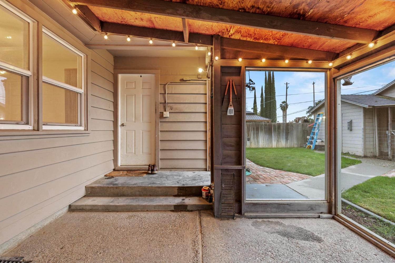 731 Sioc Street Colusa, CA 95932 - Photo 21 of 30 a front view of a house with a porch
