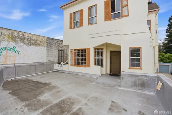 $1,450,000 | 2811-2815 Telegraph Avenue, Berkeley, CA 94705