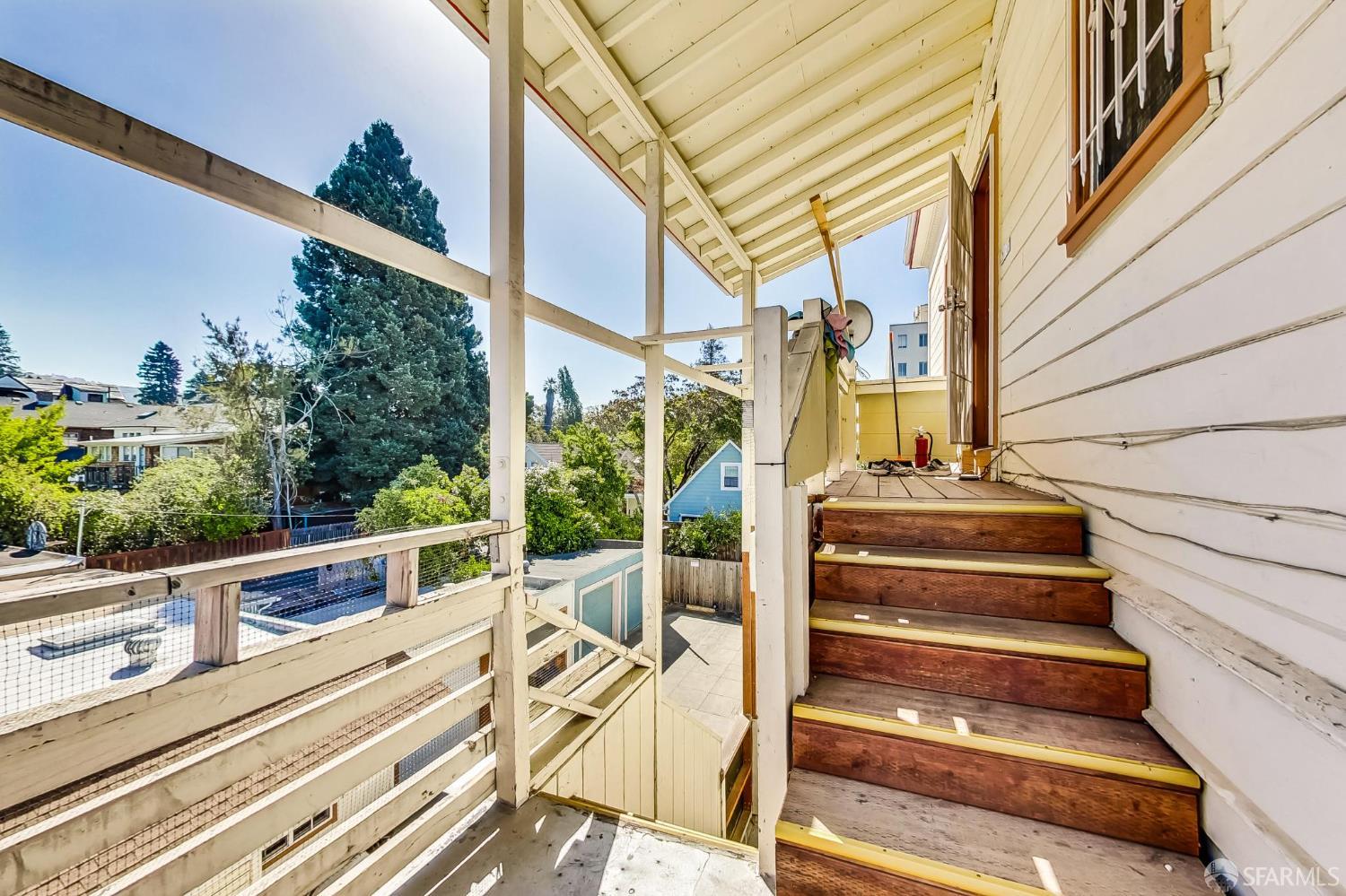2811-2815 Telegraph Avenue Berkeley, CA 94705 - Photo 51 of 73 a view of balcony with wooden floor and outdoor seating