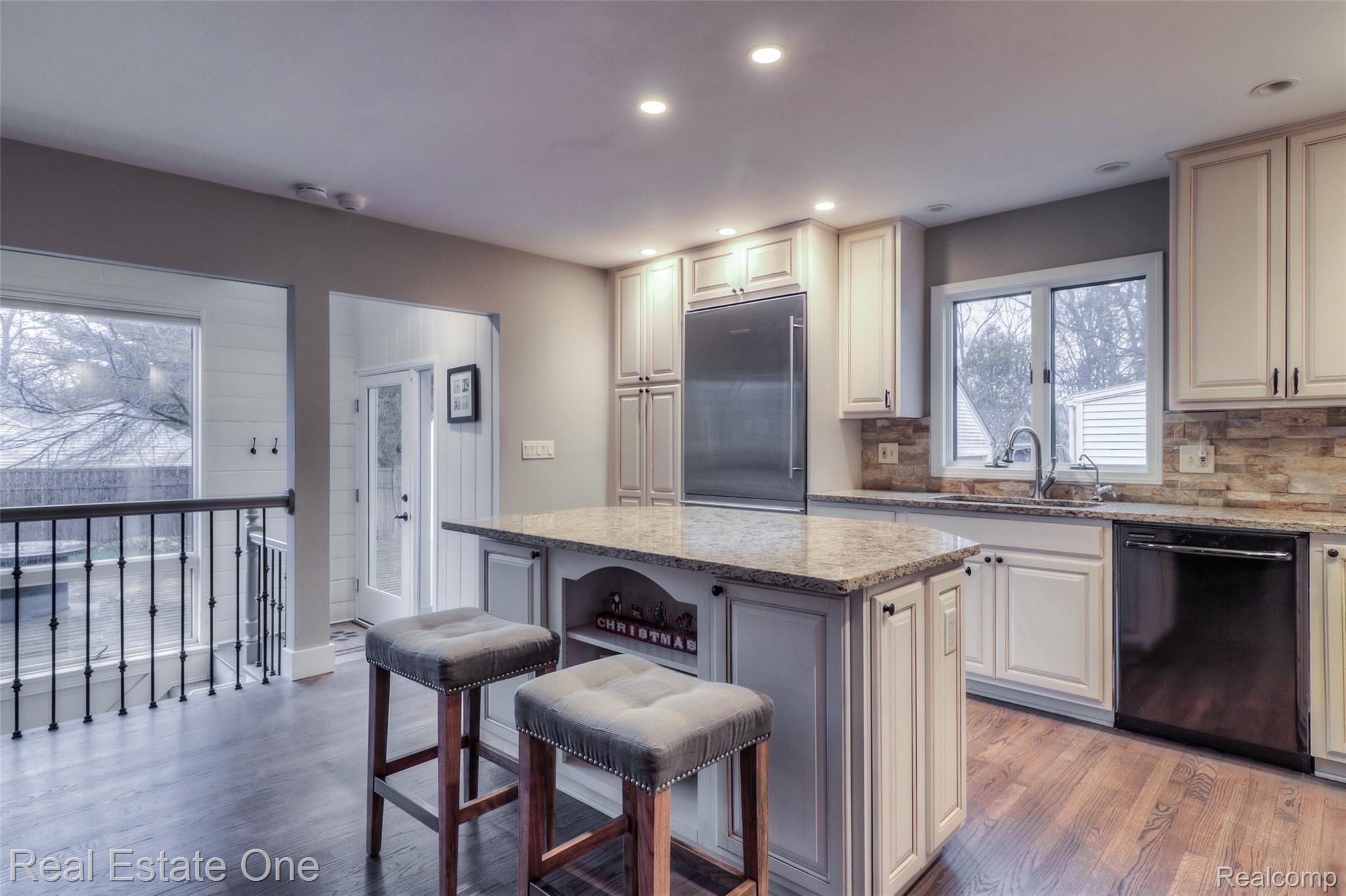 360 Linwood Avenue Rochester, MI 48307 - Photo 12 of 50 360 Linwood_LRT-2019_-10.JPG