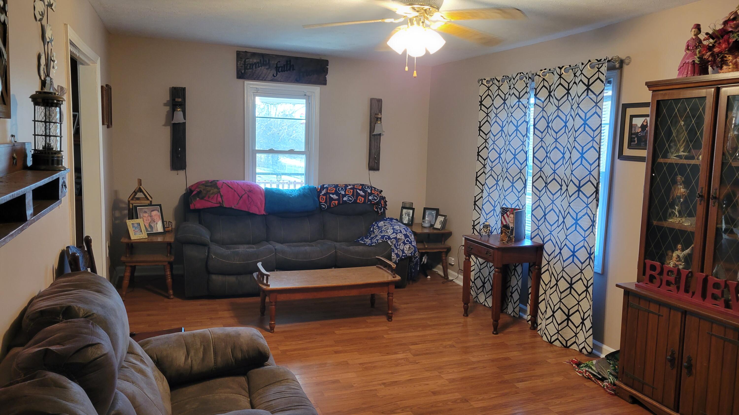 2504 Irvine Road Winchester, KY 40391 - Photo 4 of 17 4