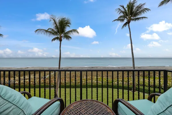 $35,000,000 | 183 South Beach Road, Jupiter Island, FL 33455