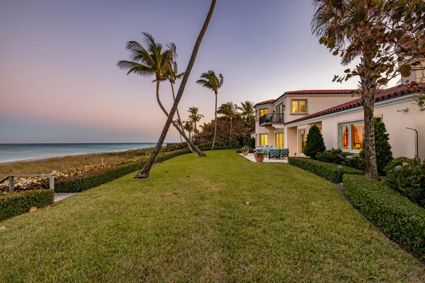 $35,000,000 | 183 South Beach Road, Jupiter Island, FL 33455