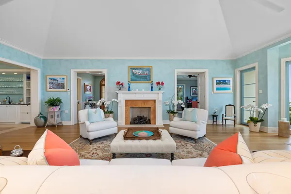 $35,000,000 | 183 South Beach Road, Jupiter Island, FL 33455