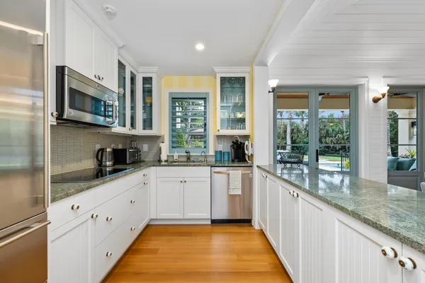 $35,000,000 | 183 South Beach Road, Jupiter Island, FL 33455