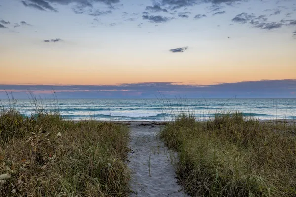 $35,000,000 | 183 South Beach Road, Jupiter Island, FL 33455