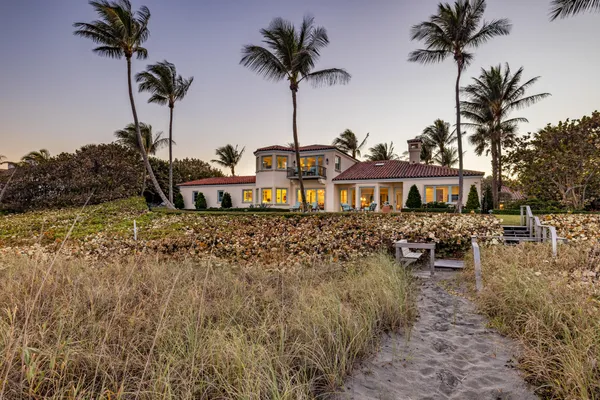 $35,000,000 | 183 South Beach Road, Jupiter Island, FL 33455