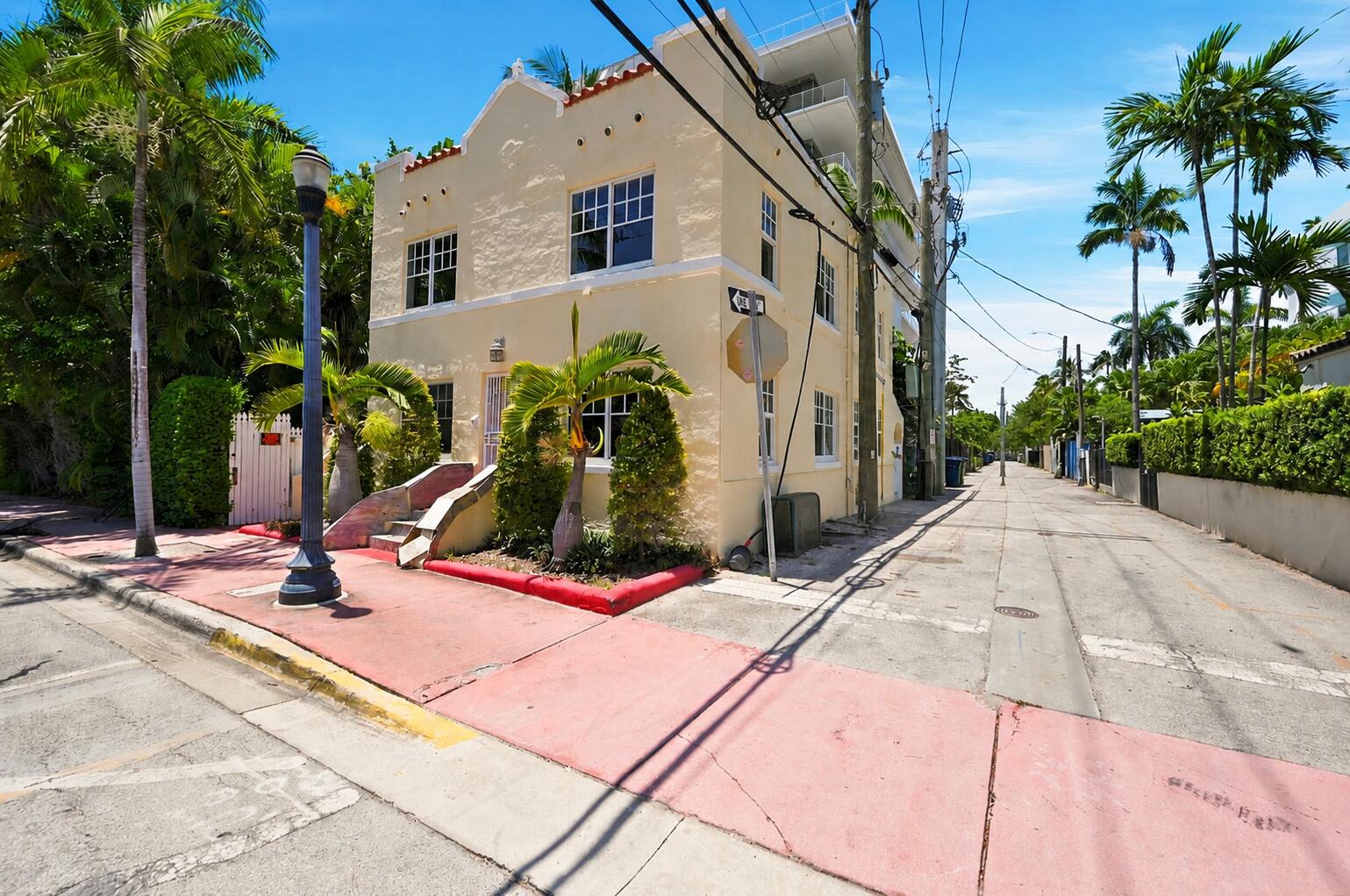 927 Southwest 4th Street Miami, FL 33130 - Photo 2 of 24 0b
