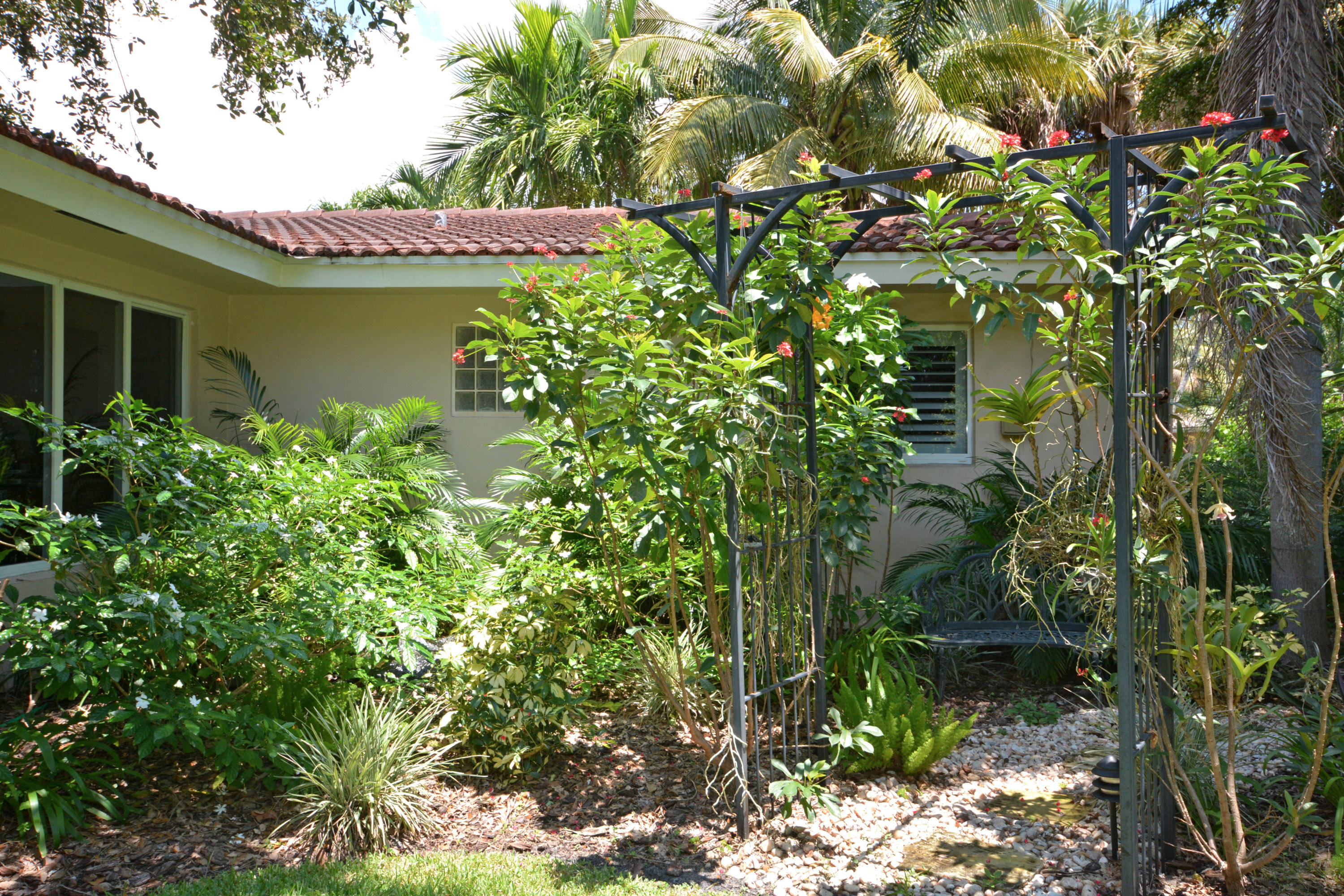 1284 Southwest 14th Street Boca Raton, FL 33486 - Photo 23 of 28 Garden