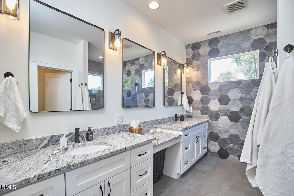 1018 Northampton Road Durham, NC 27707 - Photo 33 of 45 042