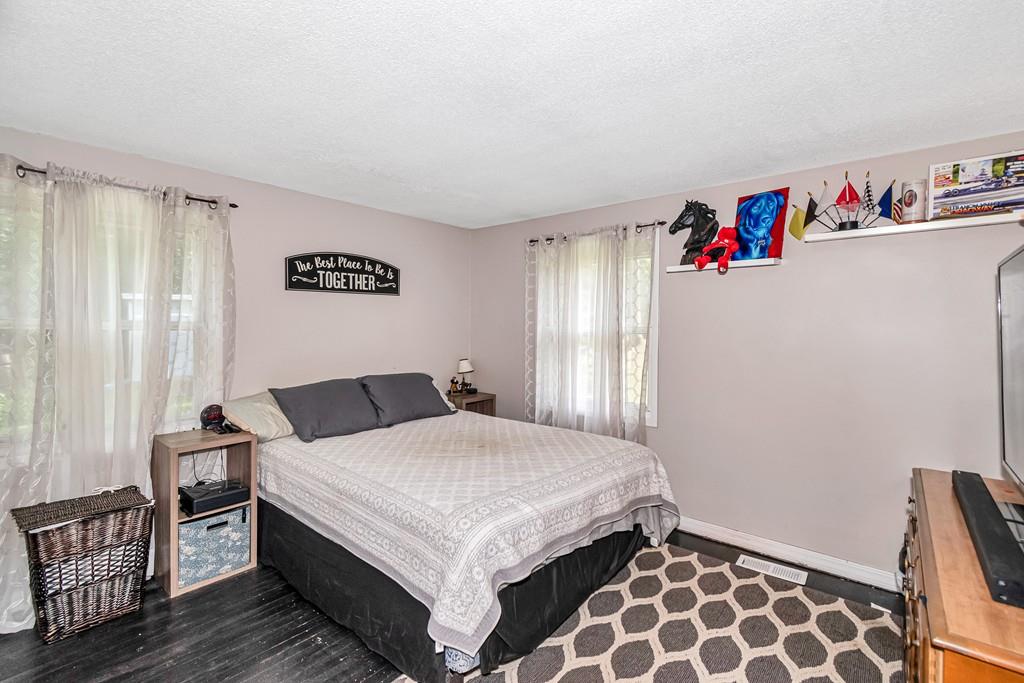 151 Canterbury Road Springfield, MA 01118 - Photo 8 of 18