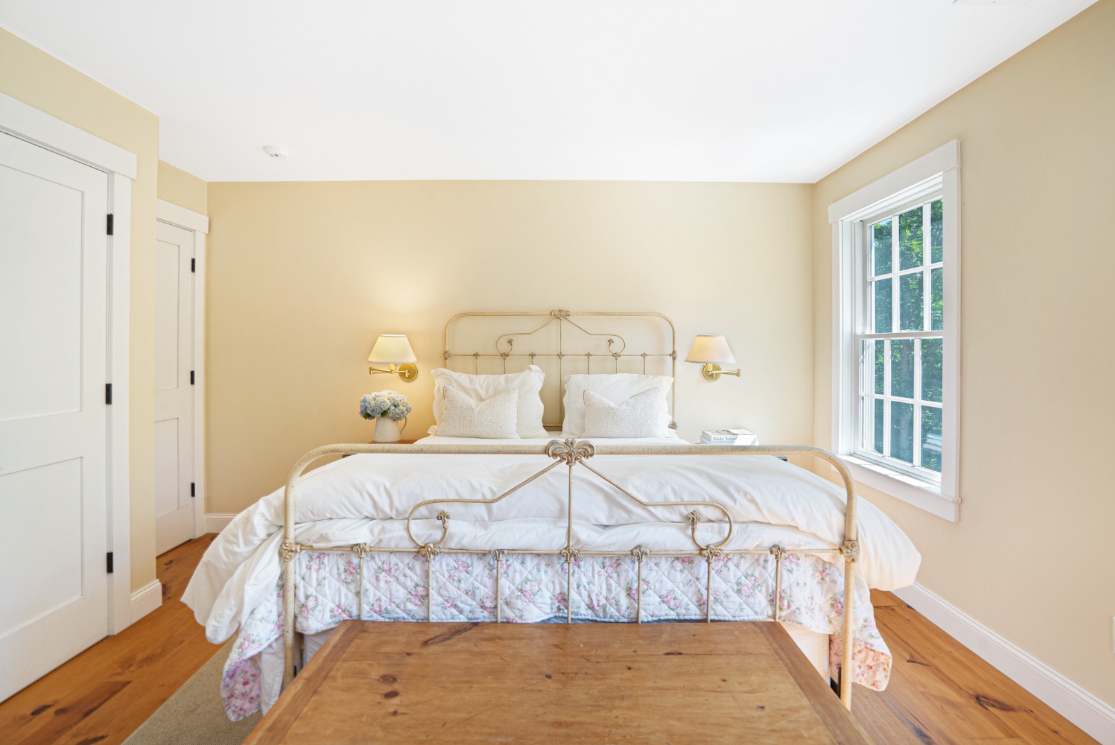 53 Stoney Hill Road West Tisbury, MA 02568 - Photo 30 of 51 a bedroom with a bed and a window