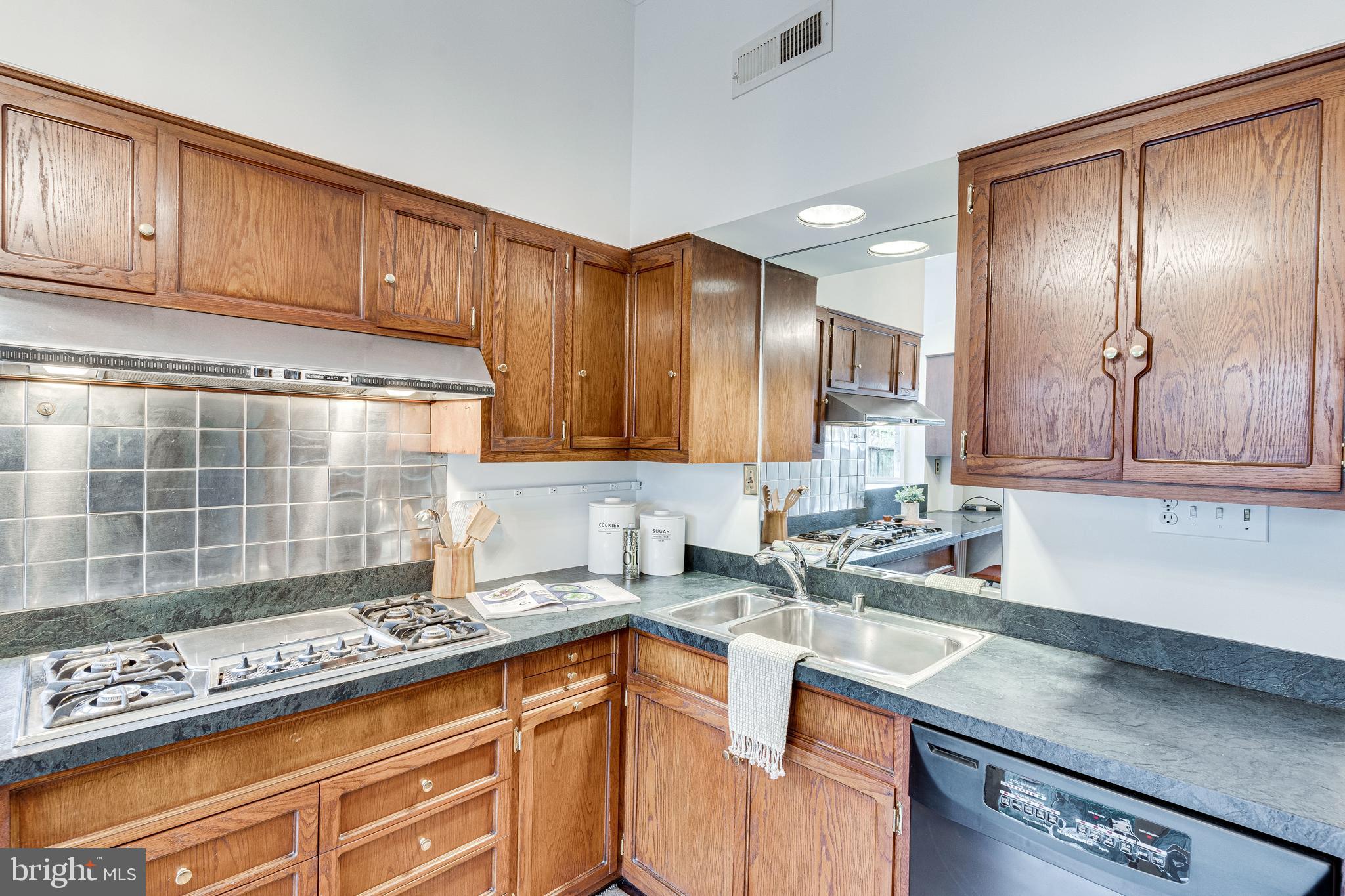 148 F Street Southeast Washington, DC 20003 - Photo 20 of 72 Gas cooktop, plenty of space to make magic happen