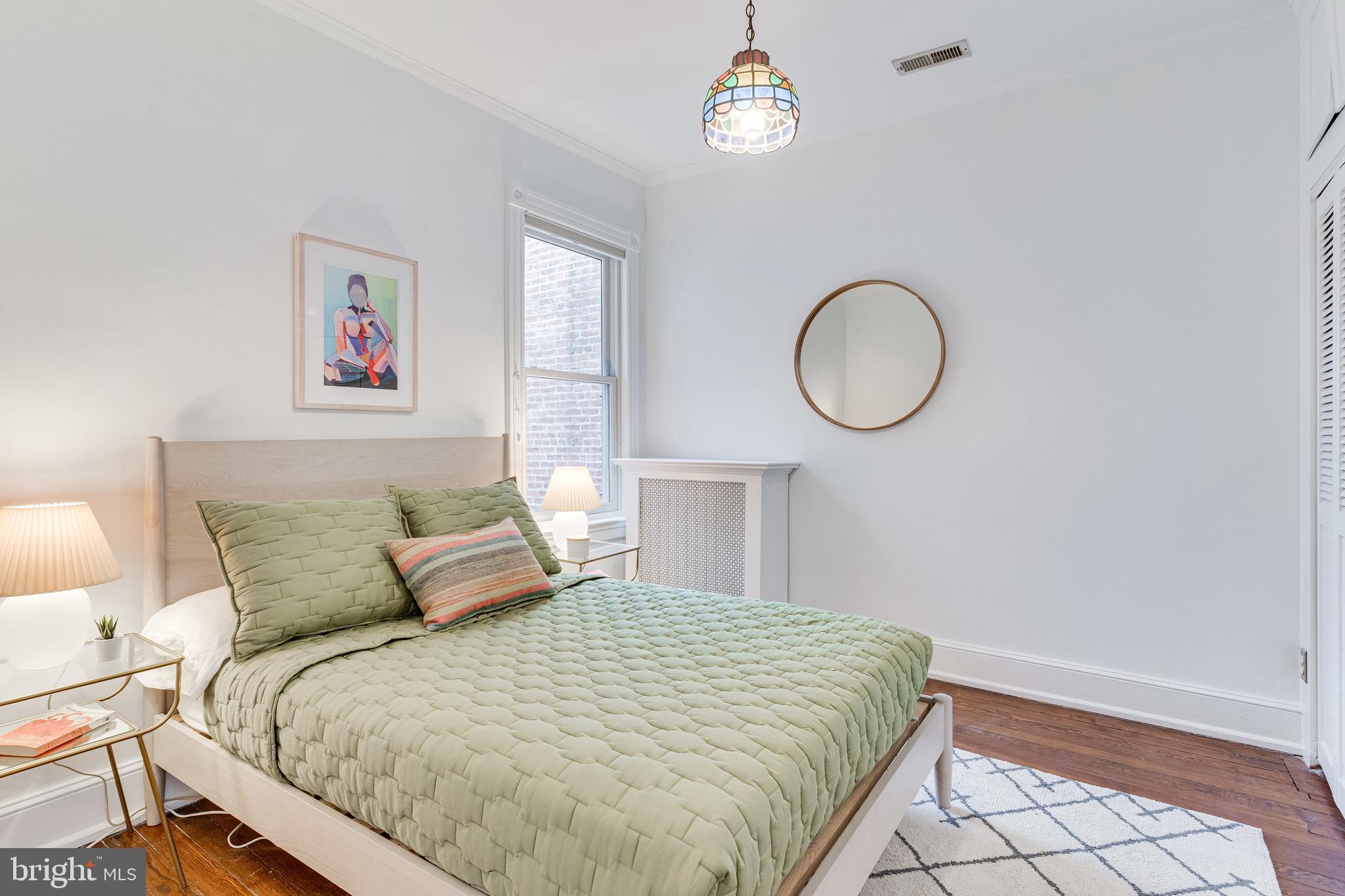 148 F Street Southeast Washington, DC 20003 - Photo 32 of 72 Bright middle BR