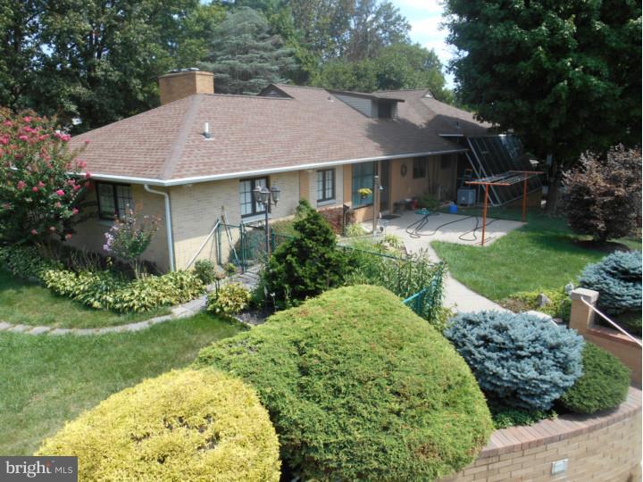 58 Laurel Road Southampton, PA 18966 - Photo 4 of 25 Exterior Back
