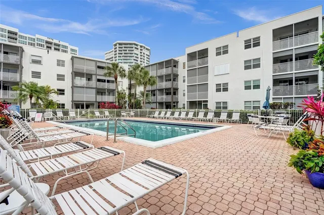 $364,900 | 1541 South Ocean Boulevard, Unit 309, Lauderdale-by-the-Sea, FL 33062