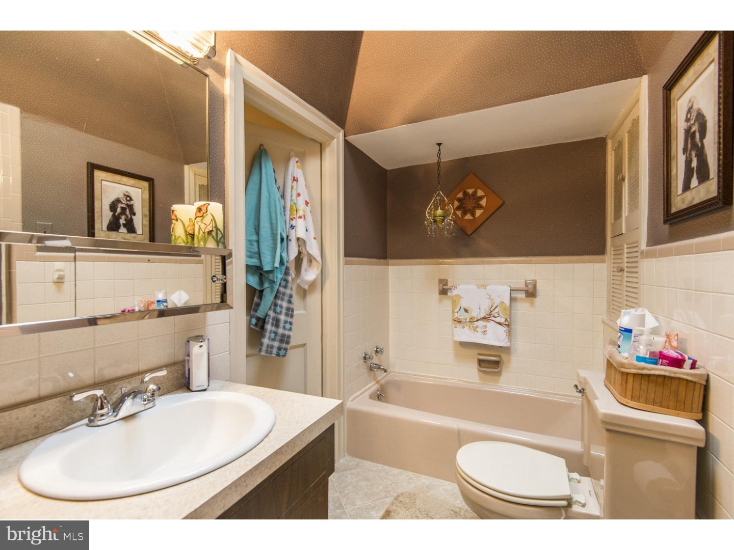 221 Richfield Road Upper Darby, PA 19082 - Photo 16 of 25