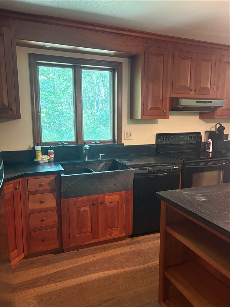 235 Canonchet Road Hopkinton, RI 02873 - Photo 6 of 24