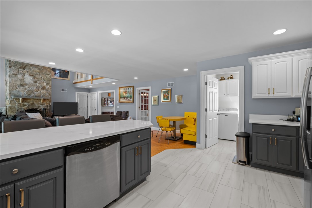 1158 Sisson Road Coventry, RI 02827 - Photo 9 of 50