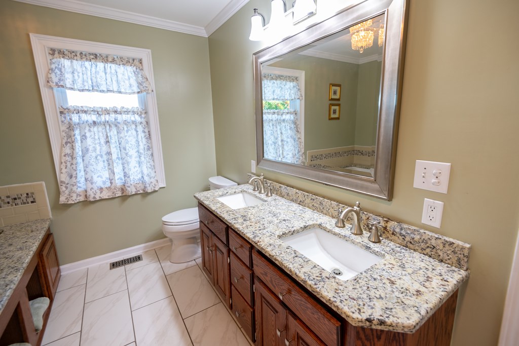 390 Deer Meadows Road Laurens, SC 29360 - Photo 11 of 15
